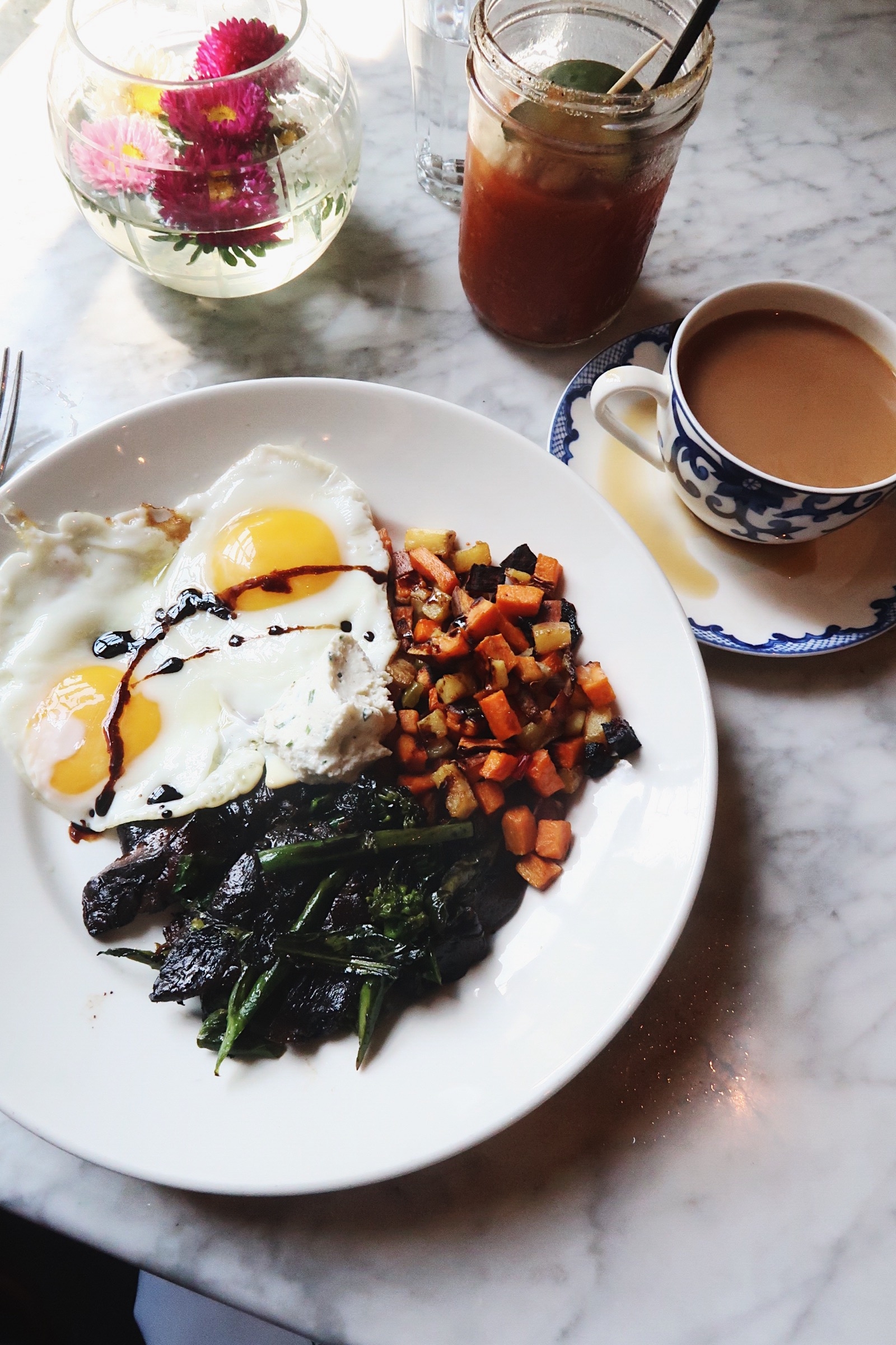 Brunch In Chicago Blue Door Kitchen Garden The Blonde