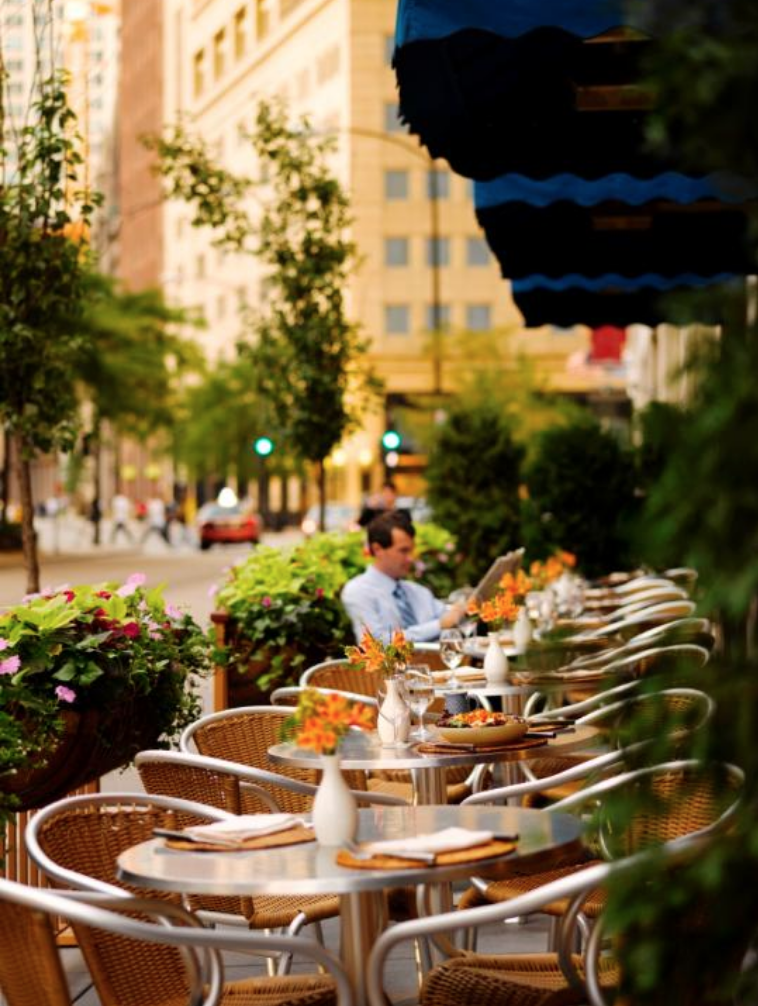 the-best-lunch-spots-in-chicago-the-blonde-in-pink